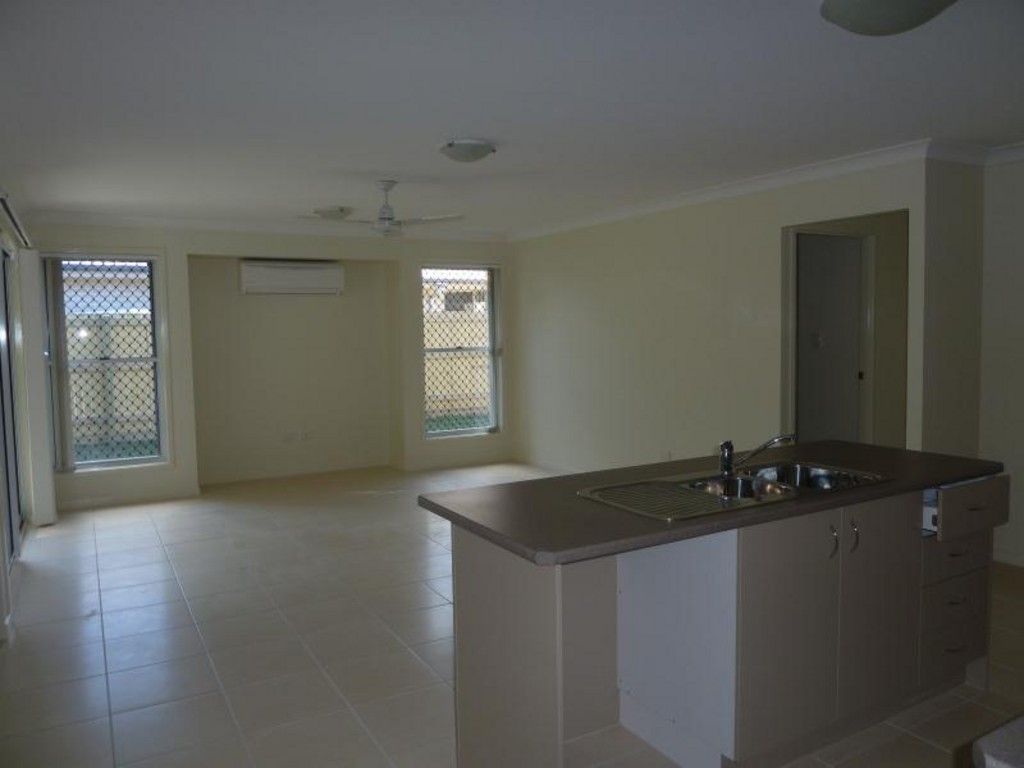 12 Gordon Drive, BELLBIRD PARK, QLD 4300