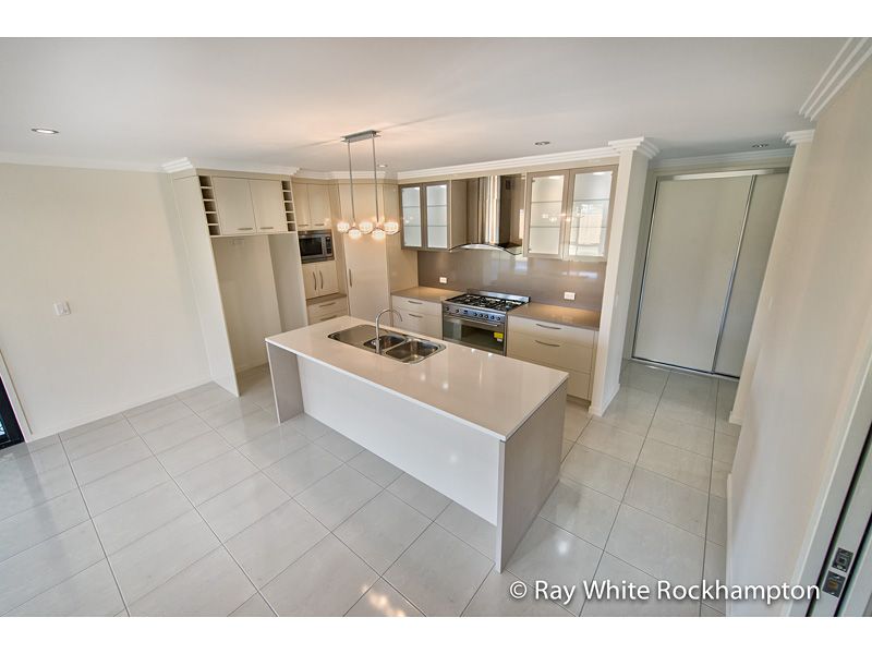17 Mistletoe Avenue, Norman Gardens, QLD 4701