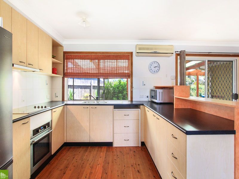 4 Derwent Place, ALBION PARK, NSW 2527