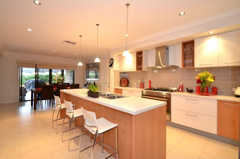 14 Westbourne Drive, DOREEN, VIC 3754