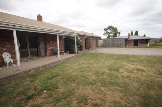 120 Cardinia Road, OFFICER, VIC 3809