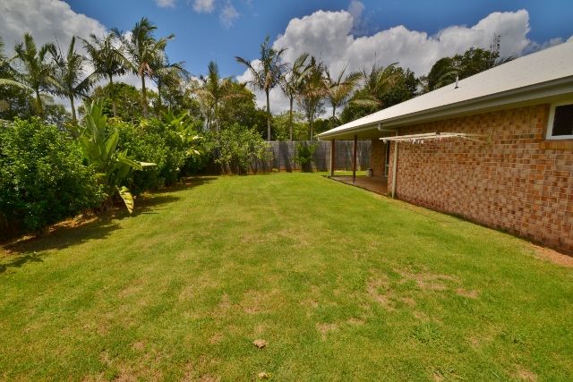 10 Sapphire Court, BEERWAH, QLD 4519