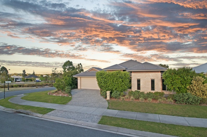 16 Wombat Parade, NORTH LAKES, QLD 4509