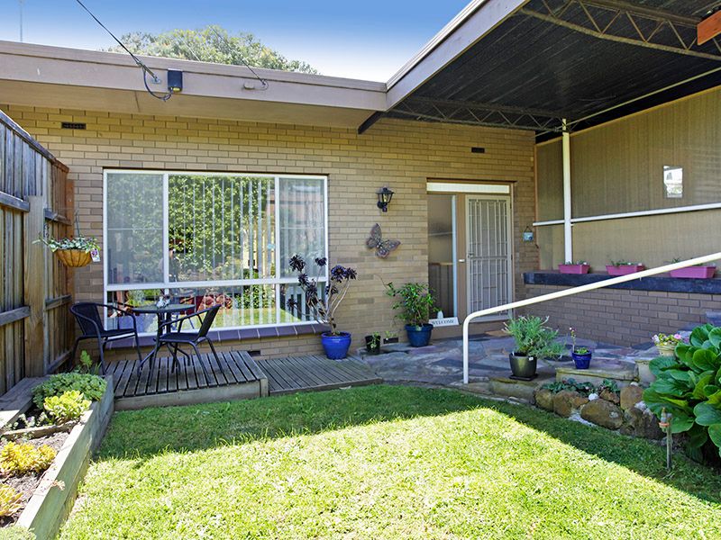16 Sanglen Terrace, BELMONT, VIC 3216