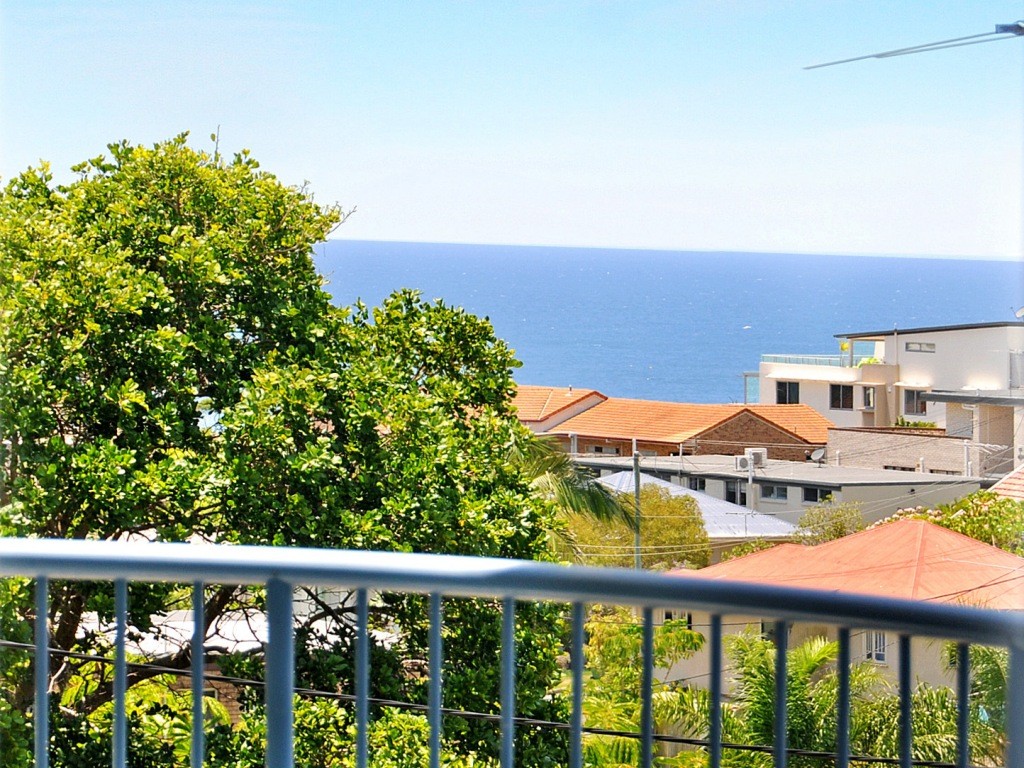 Unit 4 'Pacific Cove' 2 Upper Gay Terrace, KINGS BEACH, QLD 4551