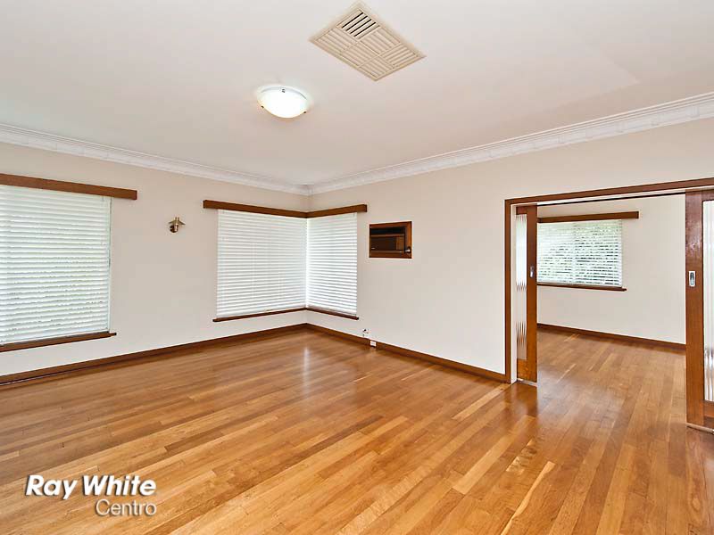 21 Templetonia Crescent, CITY BEACH WA 6015