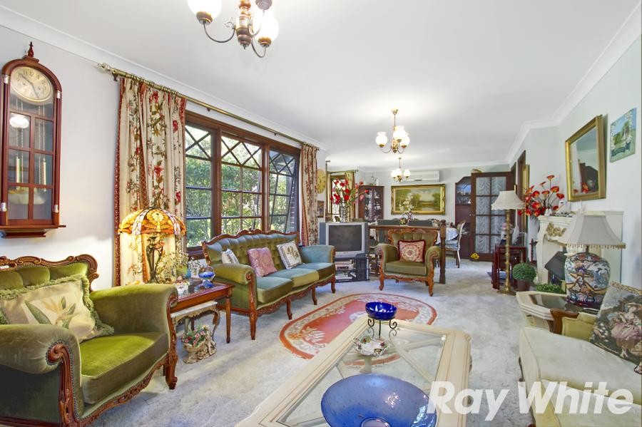 99 Castlewood Drive, CASTLE HILL, NSW 2154