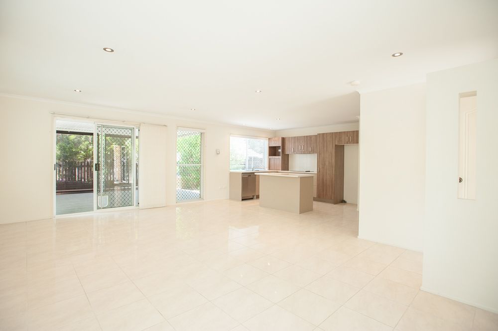 2/231 Broadwater Avenue West, MAROOCHYDORE, QLD 4558