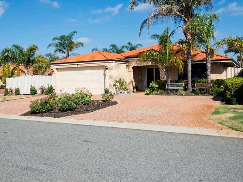 2 Lacombe Court, CANNING VALE WA 6155