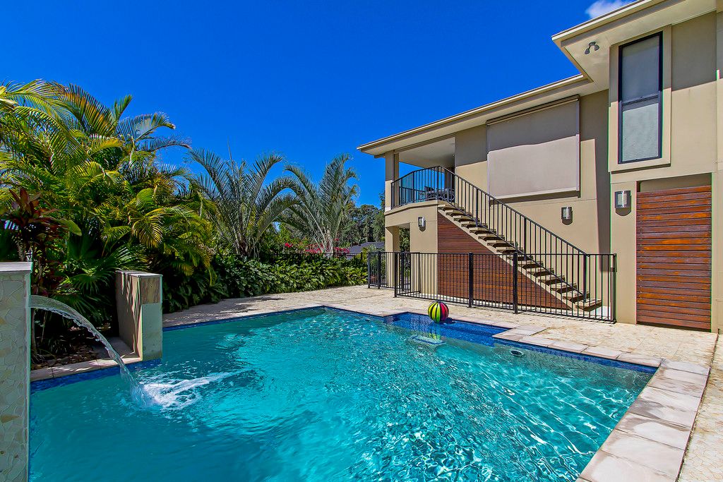 11 Kukulies Court, CURRUMBIN WATERS QLD 4223