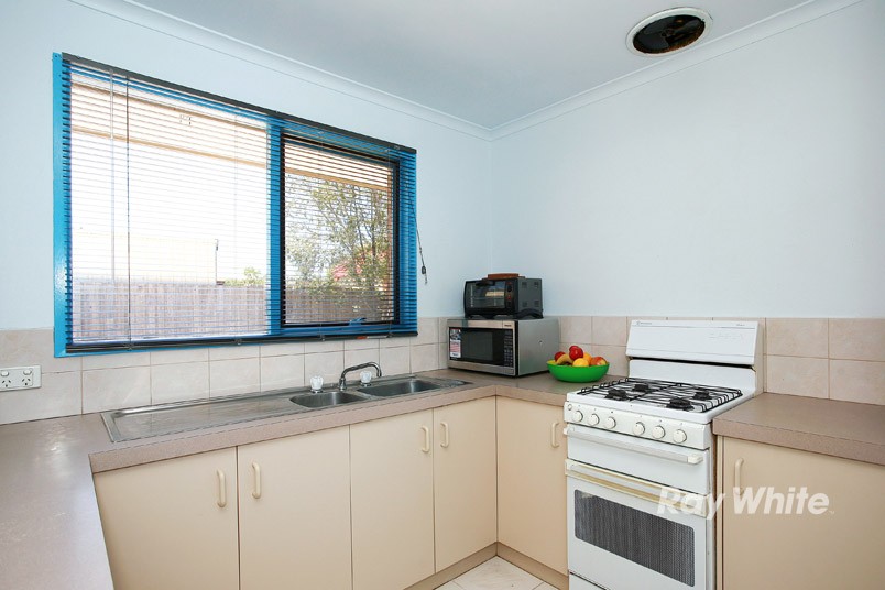 8 Bates Street, CRANBOURNE WEST, VIC 3977