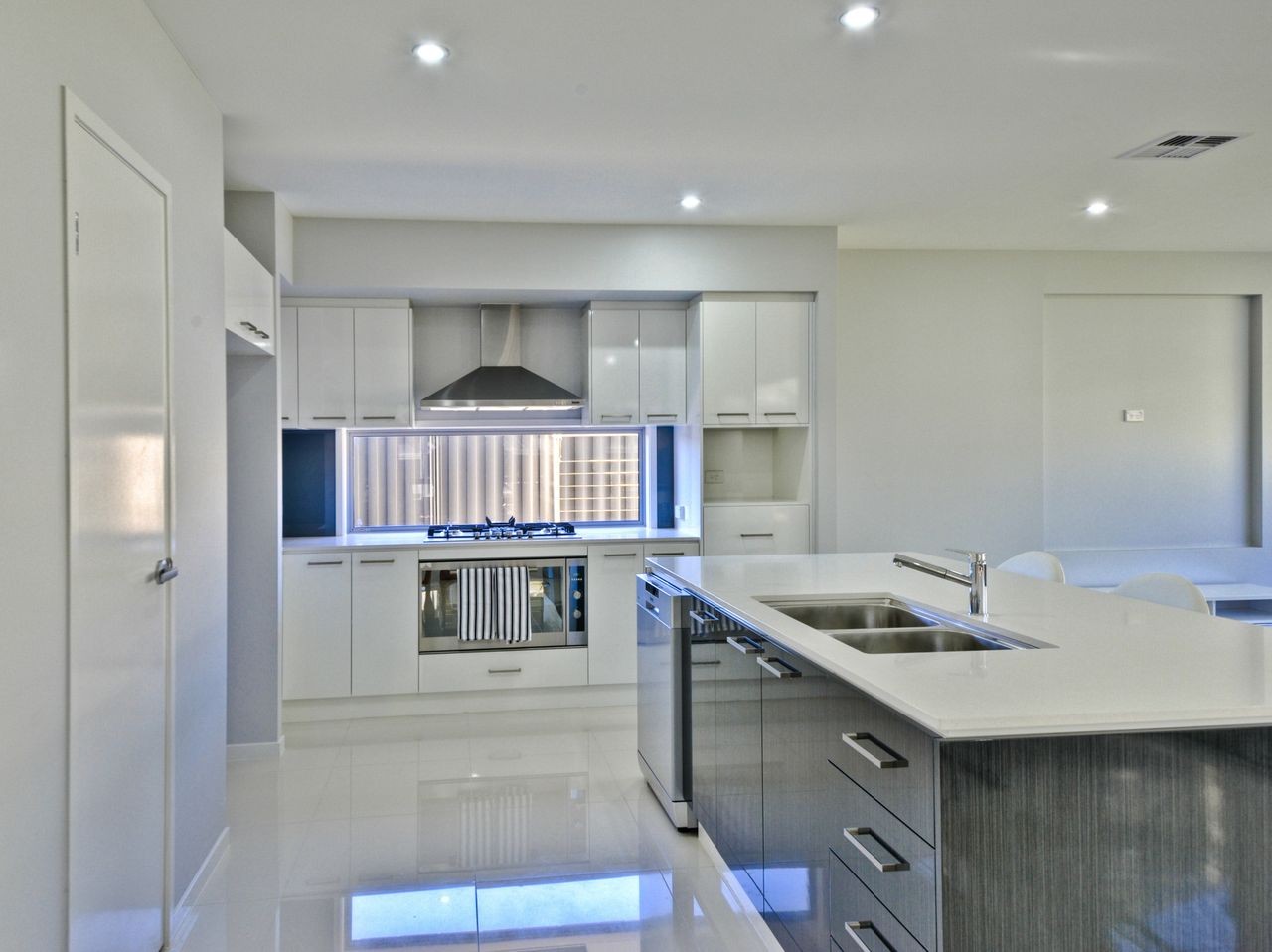 142 Cracknell Road, TARRAGINDI, QLD 4121