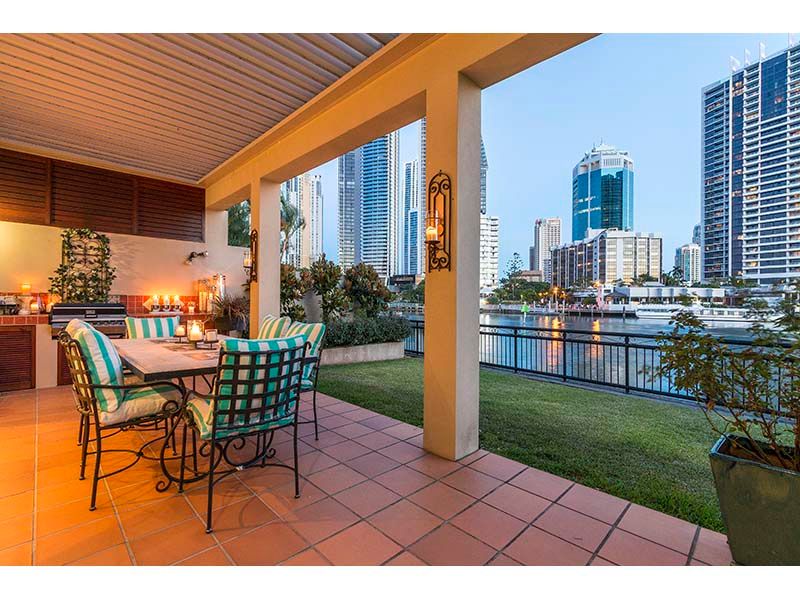 9 Tarcoola Crescent, CHEVRON ISLAND QLD 4217