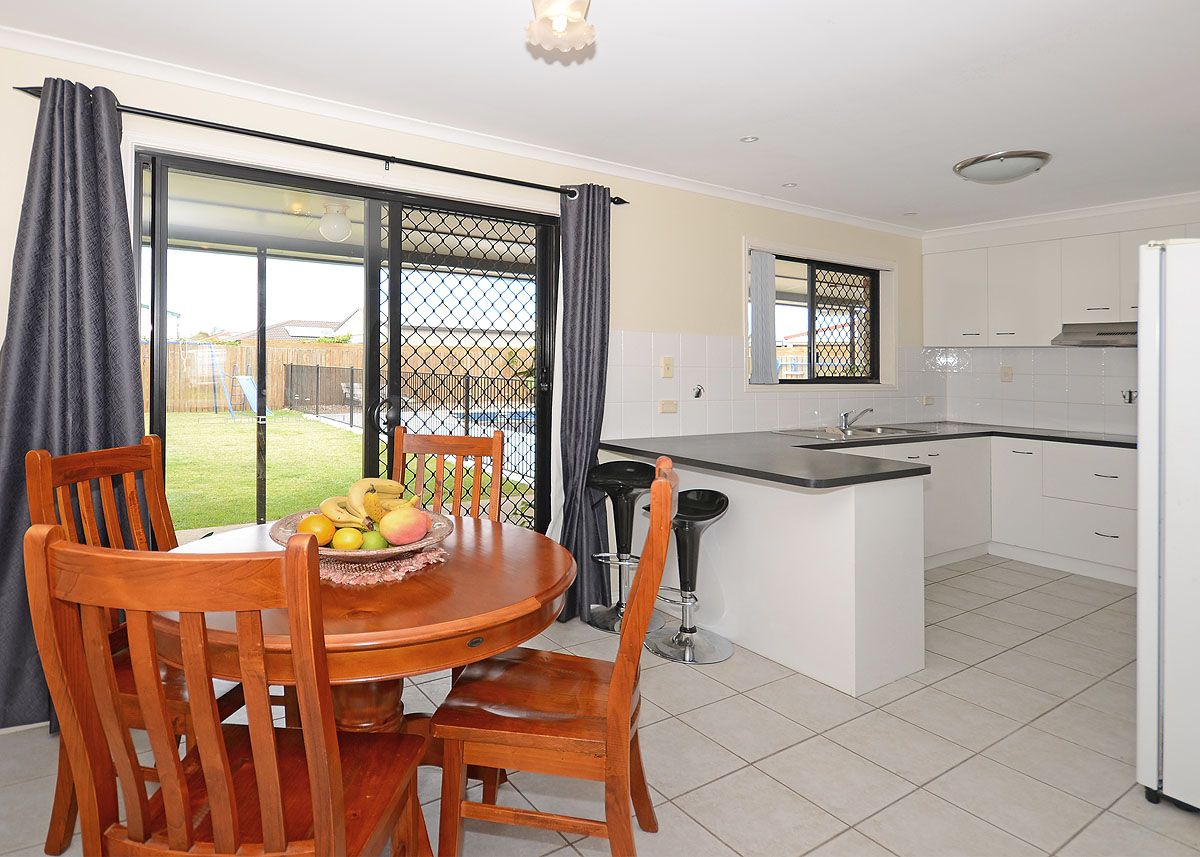 34 Wide Bay Drive, ELI WATERS, QLD 4655