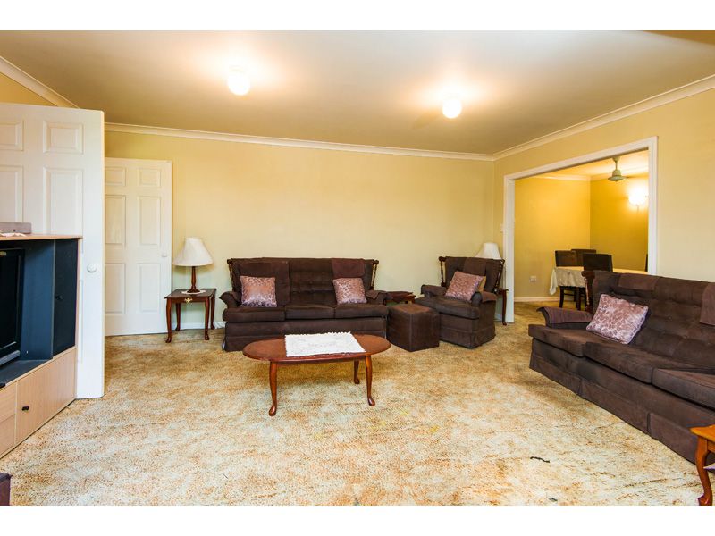 42 Chauvin Street, ROBERTSON, QLD 4109