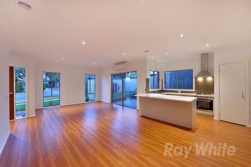 1/19 Lakeview Avenue, ROWVILLE, VIC 3178