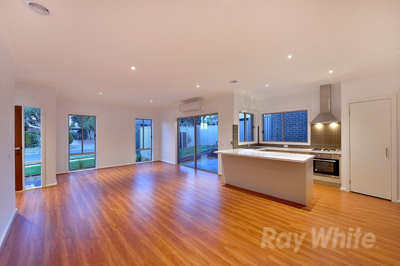 1/19 Lakeview Avenue, ROWVILLE, VIC 3178