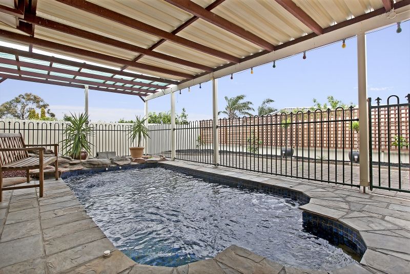 18 Mary-Alice Drive, PARA HILLS SA 5096