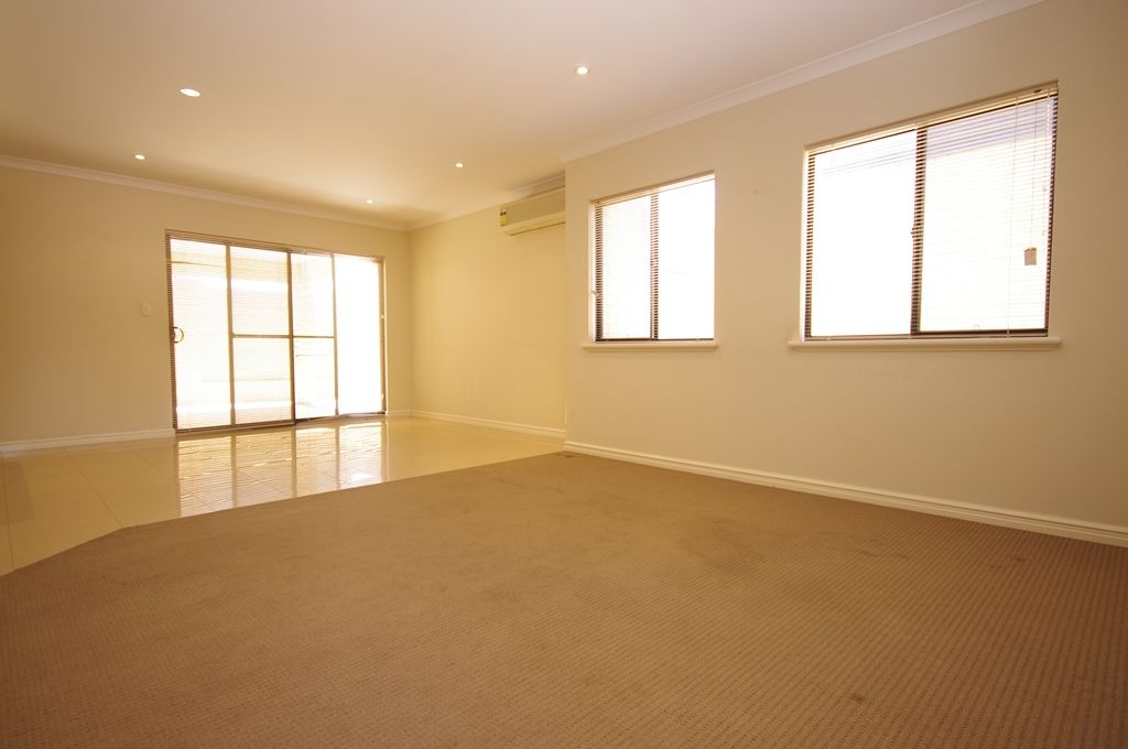 8/33 Wattle Mews, HOCKING, WA 6065