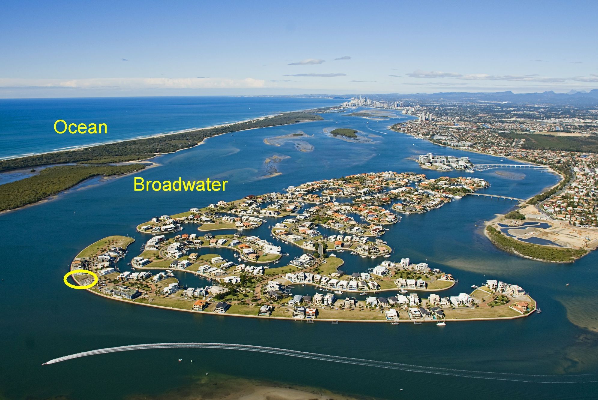 44 Knightsbridge Pde East, SOVEREIGN ISLANDS QLD 4216
