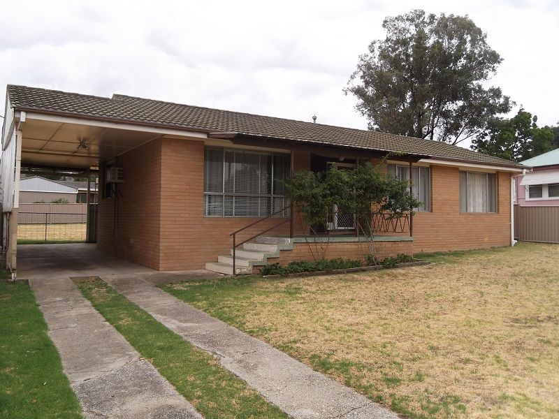 10 Parkes Street, COWRA NSW 2794