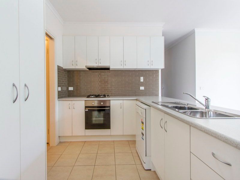 2/5 Rosslyn Avenue, SEAFORD, VIC 3198