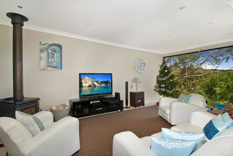 93 The Crescent, HELENSBURGH NSW 2508