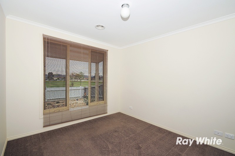 4 Maybush Lane, CRANBOURNE, VIC 3977