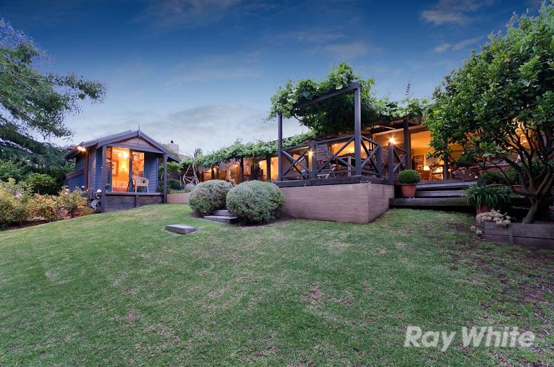 13 Shelbourne Court, MORNINGTON VIC 3931