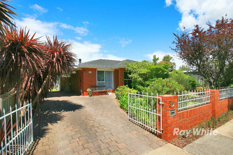 2 Gray Street, CRANBOURNE NORTH, VIC 3977