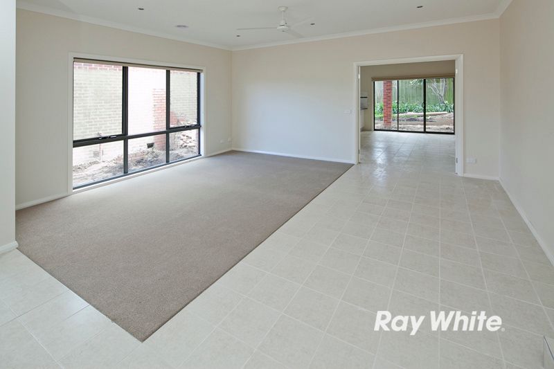 2/442 McClelland Drive, LANGWARRIN, VIC 3910
