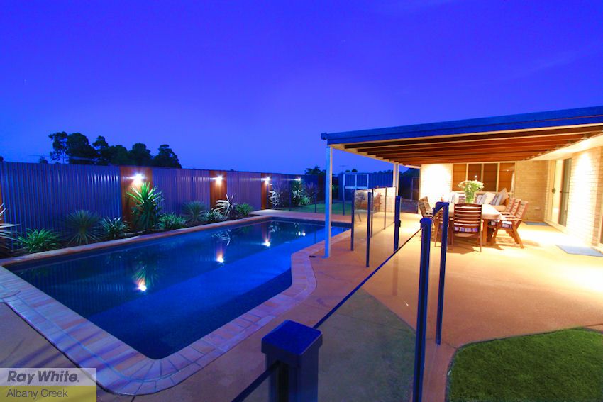 6 Medeo Court, EATONS HILL QLD 4037
