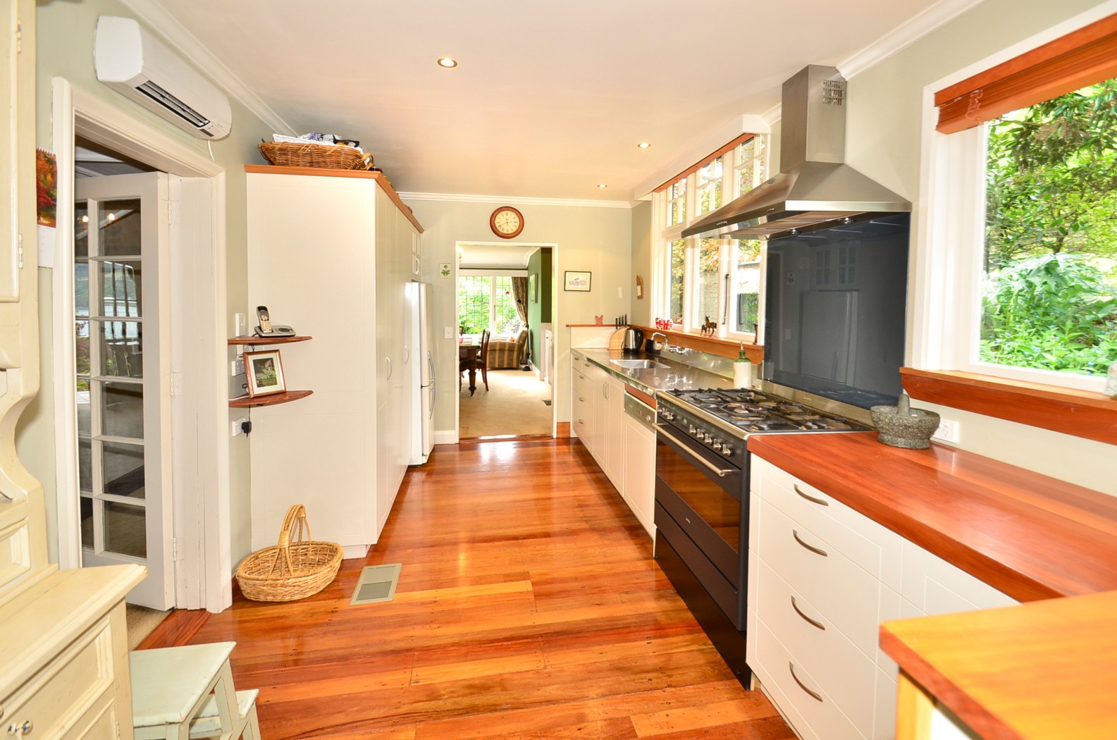 29 Howard Street, MACANDREW BAY, Dunedin City