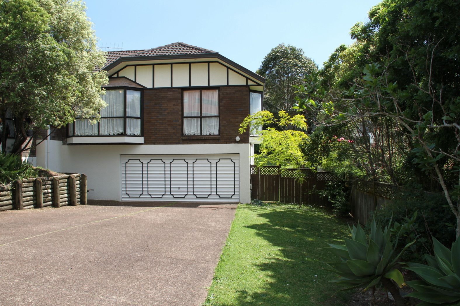 74 Haseler Crescent, MELLONS BAY, Manukau City