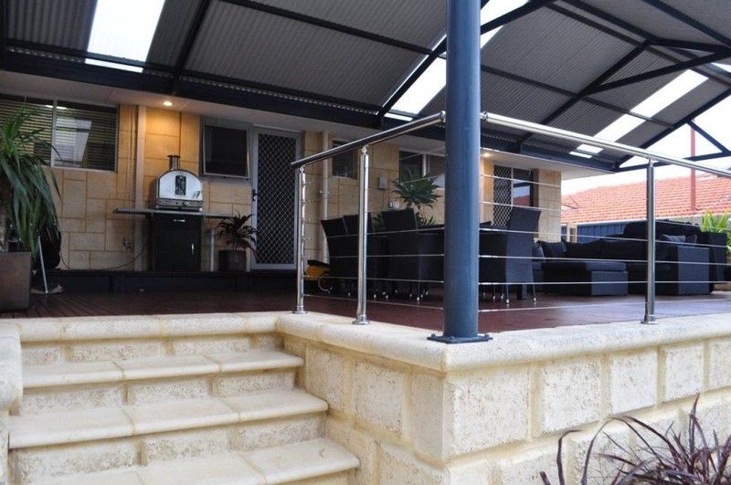 17 KEMPENFELDT Avenue, SORRENTO, WA 6020