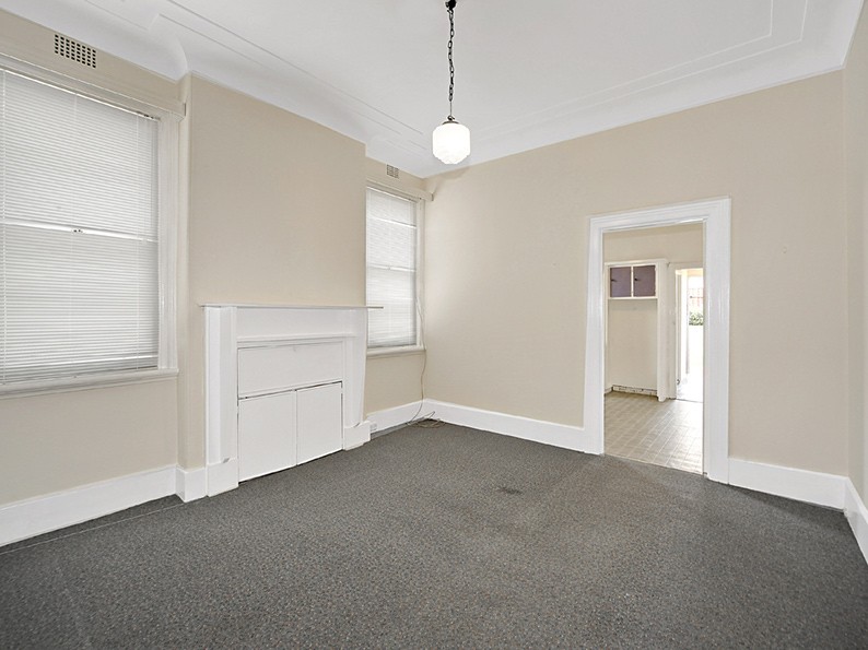 2/11 Bedford Crescent, DULWICH HILL, NSW 2203