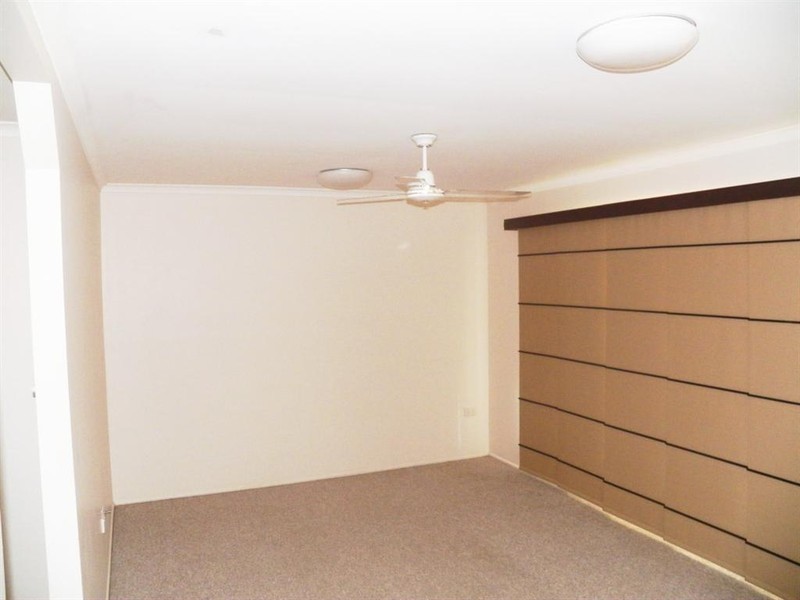 34 Curtis Avenue, BOYNE ISLAND, QLD 4680