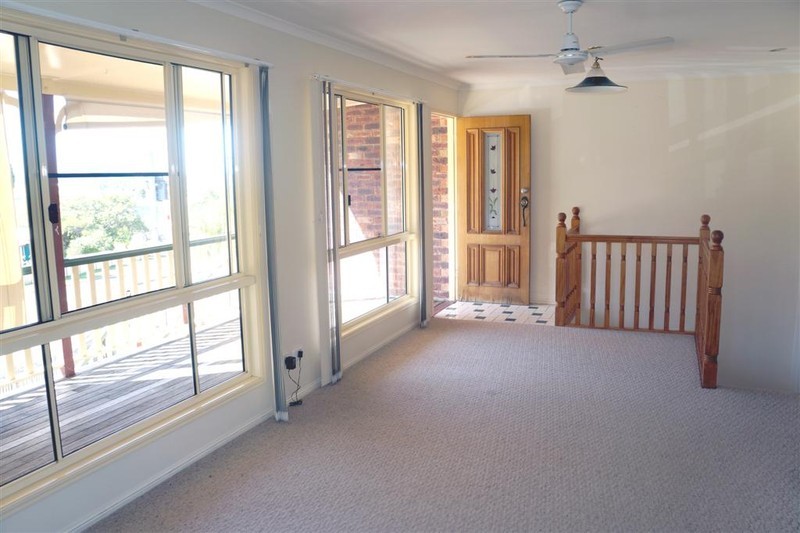 1/12 Kent Street, WEST GLADSTONE, QLD 4680