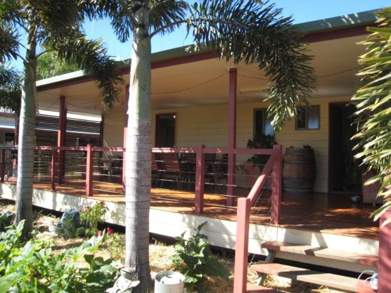 64 Crinum Crescent, EMERALD, QLD 4720