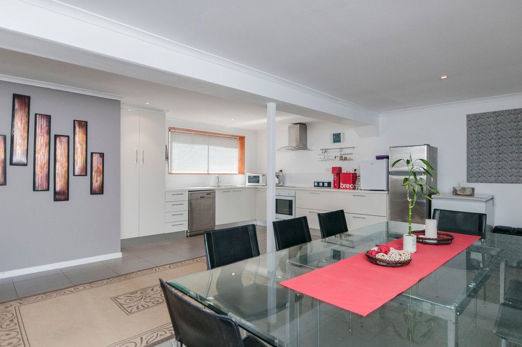 8 Rathbone Street, HILLCREST, QLD 4118