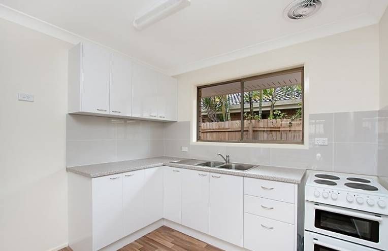 9 Shrike Court, BURLEIGH WATERS, QLD 4220