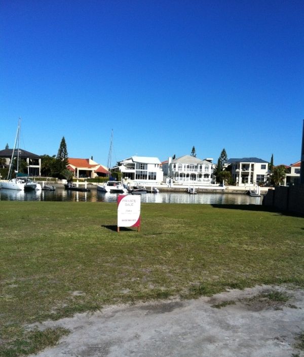 14 Queen Guineveres Place, SOVEREIGN ISLANDS, QLD 4216