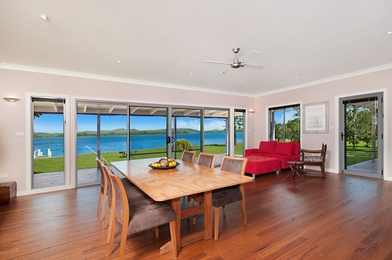 285 School Road, PALMERS ISLAND, NSW 2463