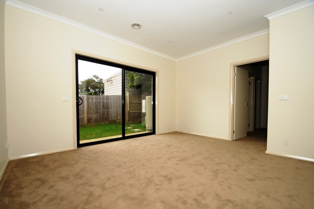 2/19 Alexander Avenue, DANDENONG, VIC 3175