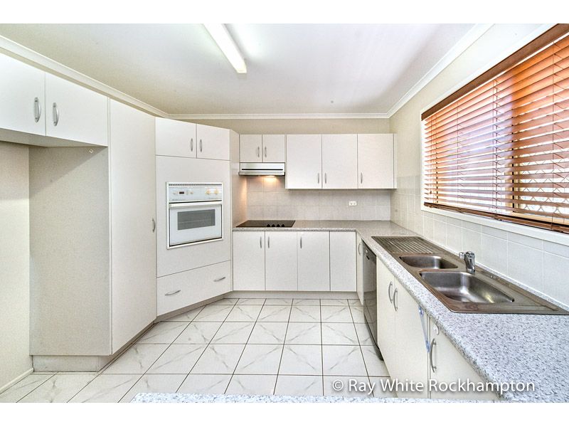 17 Jeffries Street, THE RANGE, QLD 4700