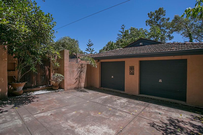 15 Welshpool Road East, LESMURDIE, WA 6076