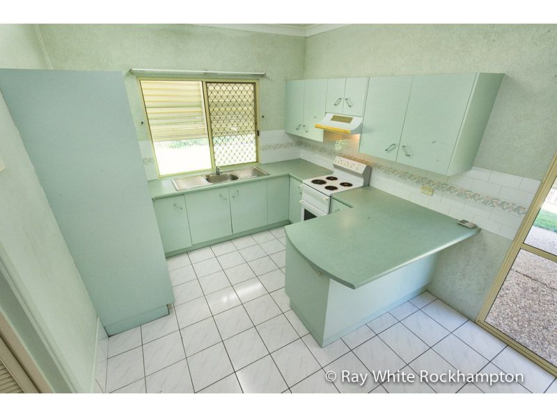 1 Casuarina Court, KAWANA, QLD 4701