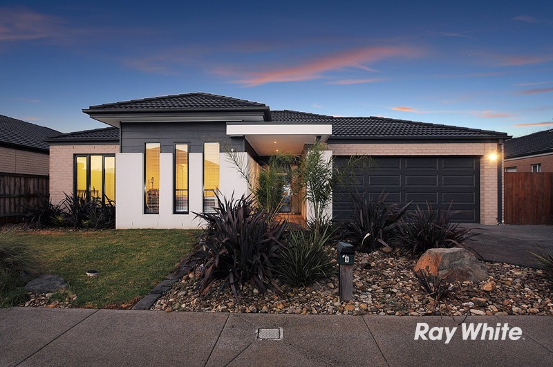8 Honeybark Crescent, LYNDHURST, VIC 3975