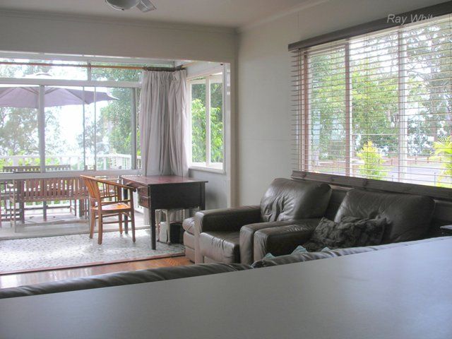 35 Captain Cook Parade, DECEPTION BAY, QLD 4508