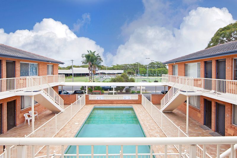 10-12 Bias Avenue, BATEAU BAY NSW 2261